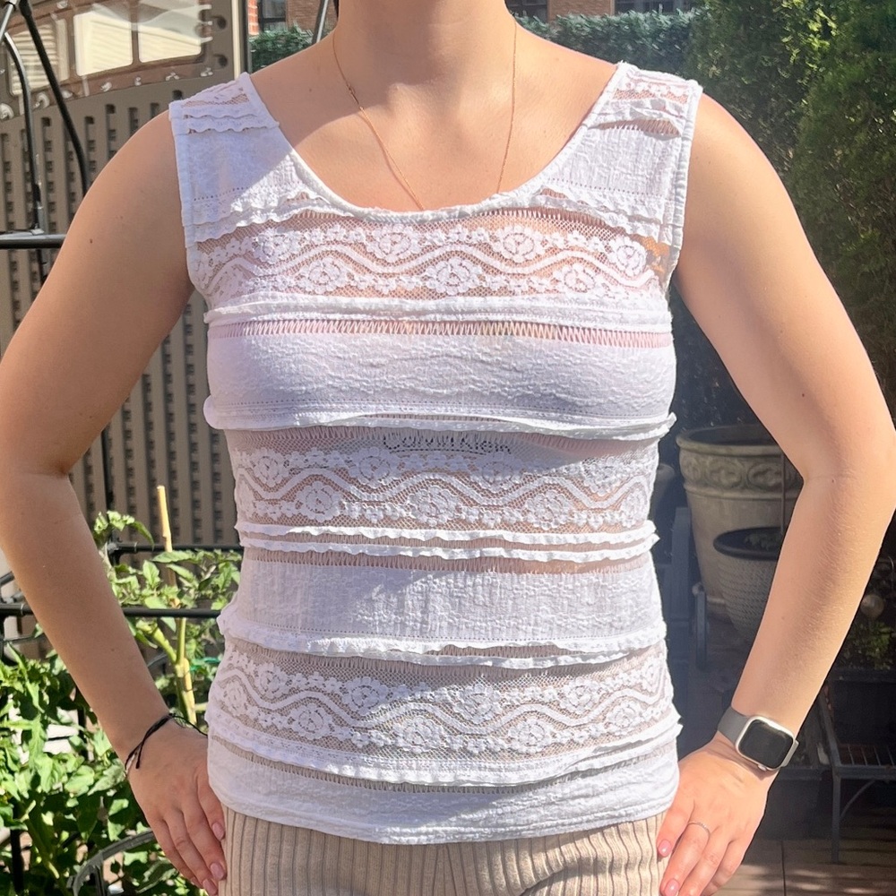 Blanc du Nil White Crocheted Lace Bohemian Sleeveless Top T3/40